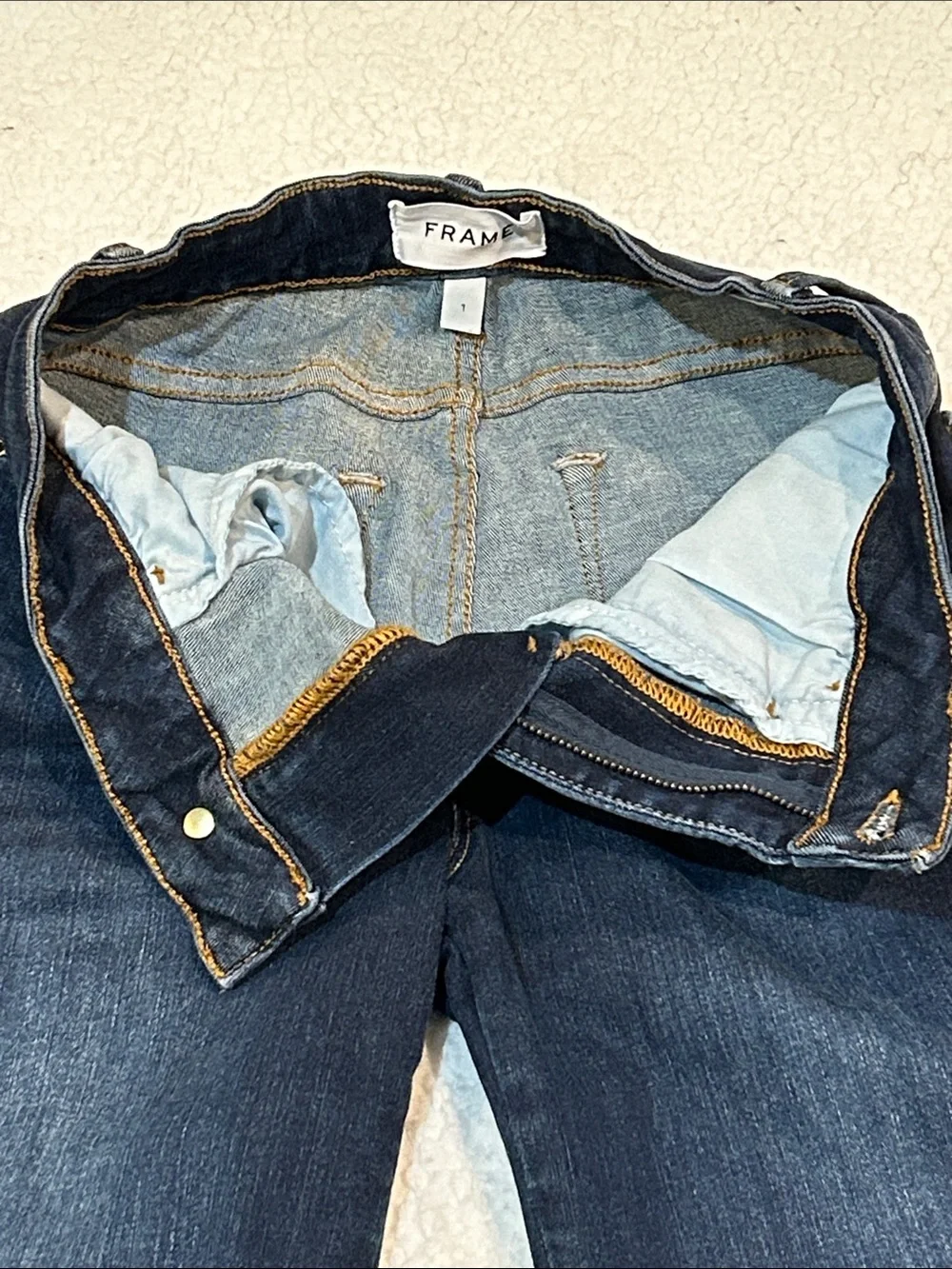 Frame Le One Skinny Jeans in Kodak size 1 (Juniors)